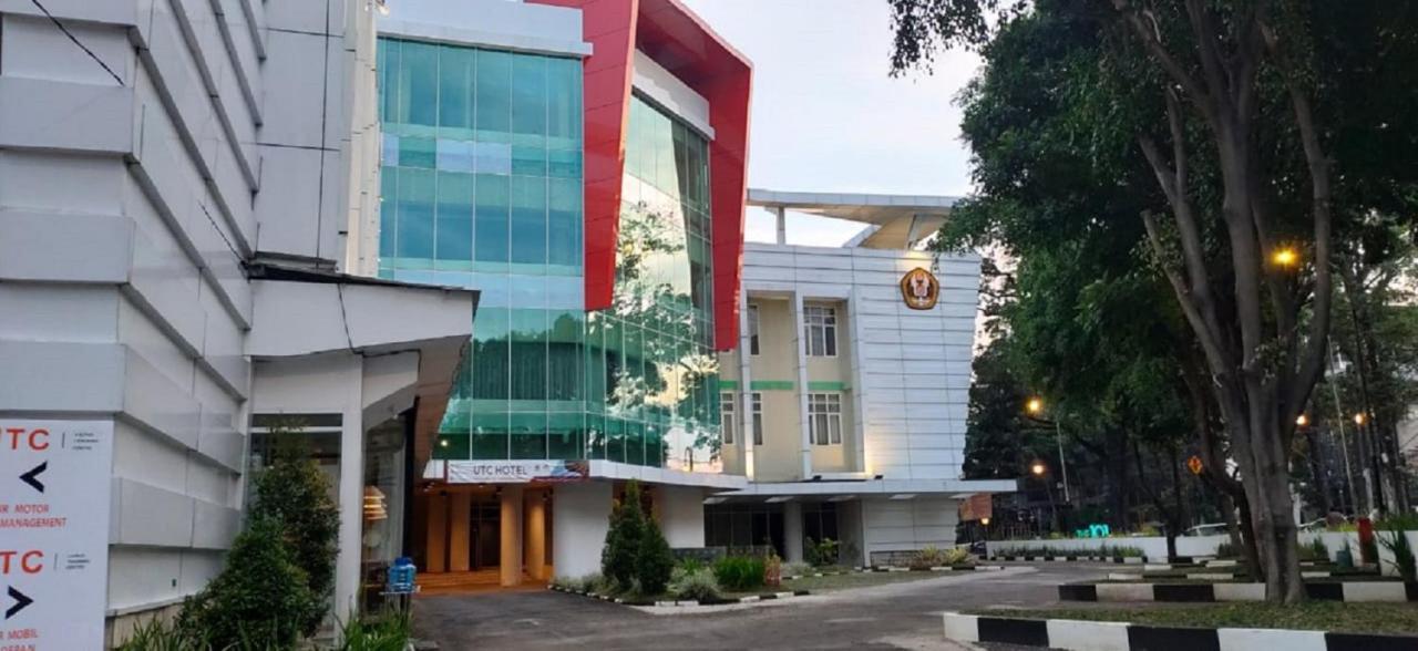 Utc Dago Hotel Bandung Exterior photo