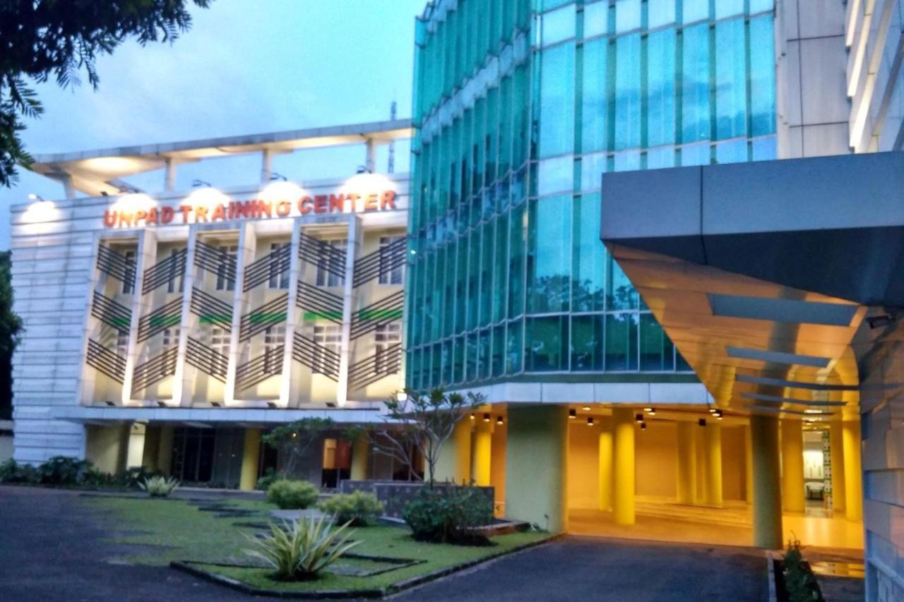 Utc Dago Hotel Bandung Exterior photo