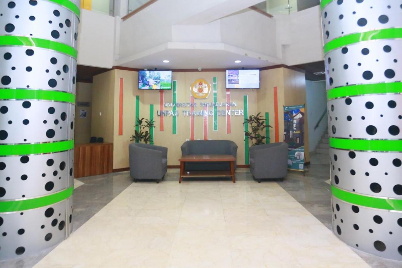 Utc Dago Hotel Bandung Exterior photo