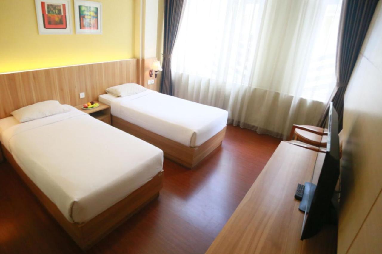 Utc Dago Hotel Bandung Exterior photo